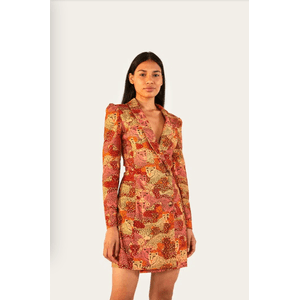 vestido curto estampado colo de onça